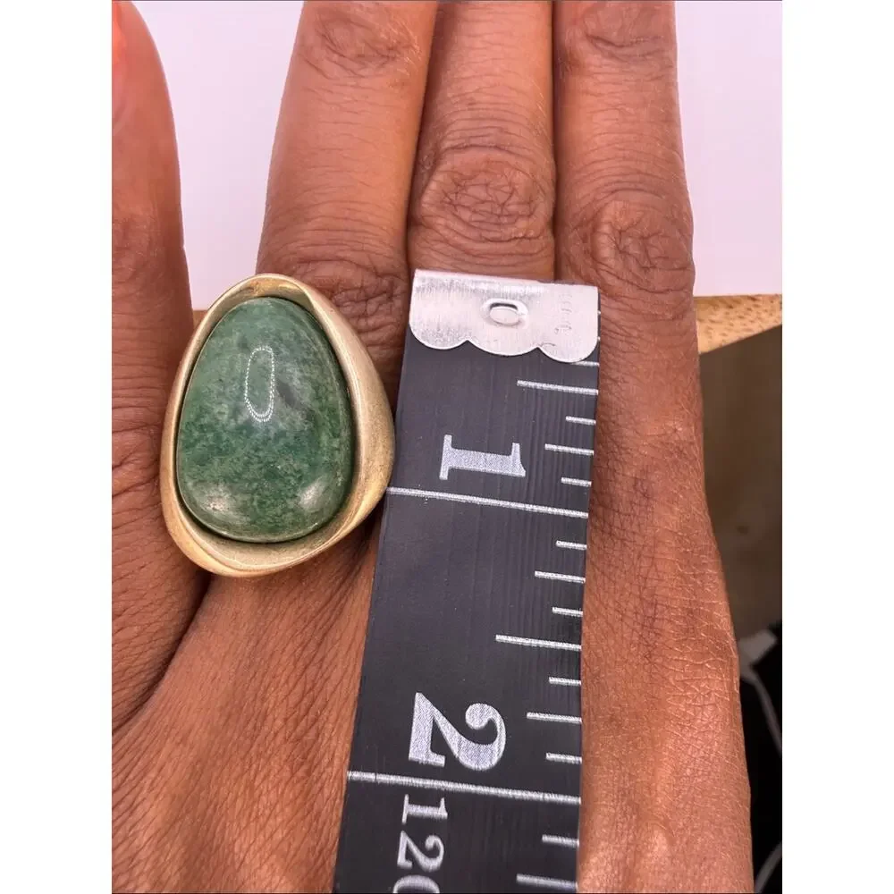 Kenneth Cole Green Stone Teardrop Ring with Gold-Tone Bezel size 8
